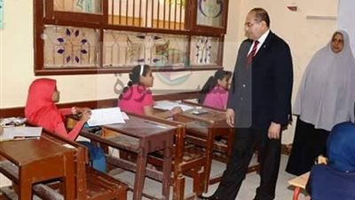 عبد المنعم : توفير المناخ المناسب للطلاب والمراقبين فى بدء امتحانات الدور الثاني للشهادة الإعدادية
