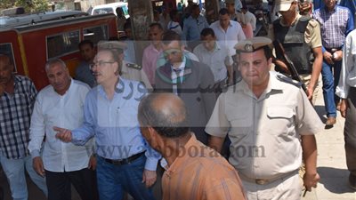 محافظ بني سويف يتفقد موقف سيارات العبور ويوجه باجراءات إعادة الوجه الحضاري والجمالي له