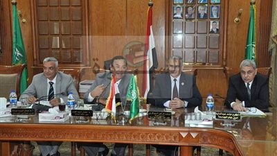 رئيس جامعة المنوفية..  يرأس الإجتماع الثانى للجنة العليا لتنظيم أسبوع شباب الجامعات