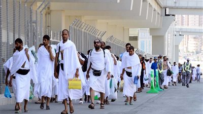 بدء وصول طلائع الحجاج إلى السعودية
