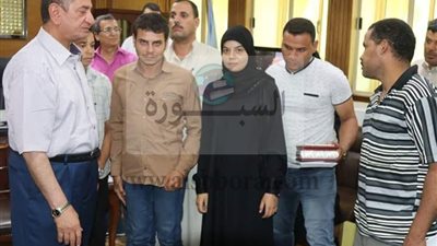 بالصور..محافظ كفرالشيخ يكرم أسر الشهداء من الجيش والشرطة الأبطال..مؤكدًا ان مصر ستظل قوية وعظيمة بتضحيات أبناؤها الأوفياء