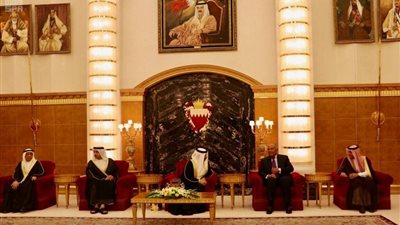 بالصور.. ملك البحرين يستقبل وزراء خارجية الدول الداعمة لمكافحة الإرهاب