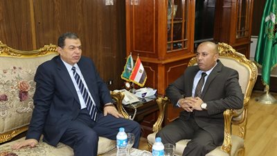 بالصور.. محافظ المنوفية يستقبل وزير القوي العاملة بمكتبه