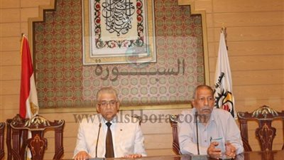 عاجل.. المهن التعليمية تنتفض.. تبحث تأخر الرواتب ومكافأة الامتحانات للمعلمين