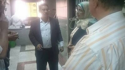 وكيل صحة المنوفية تطمئن على حالات التسمم بمستشفى الجامعة