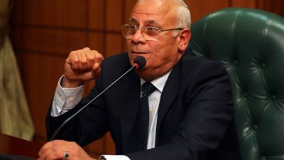 محافظ بورسعيد: لن نسمح بأي تقصير في العملية التعليمية..وإلغاء مراكز الدروس الخصوصية