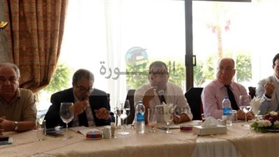 جلسة حوارية لوزير الثقافة والشباب المشاركين فى المؤتمر الأول بالأقصر