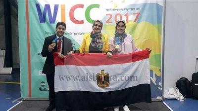 طالب وطالبة يحصدان ذهبيتان في مسابقة WICC بكوريا الجنوبية.. بعد اختراعهما جهازين لعلاج دوالى الساق ودمج الطاقة الشمسية بالرياح والحرارة