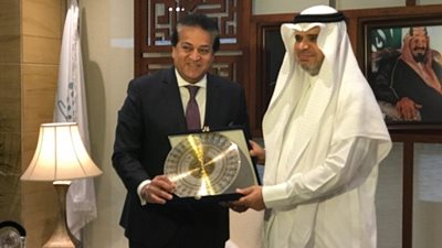 بالصور .. وزير التعليم العالي يلتقي نظيره السعودي في الرياض لبحث التعاون المشترك
