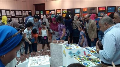 معرض فني للأطفال والشباب بكلية الفنون التطبيقية بجامعة حلوان