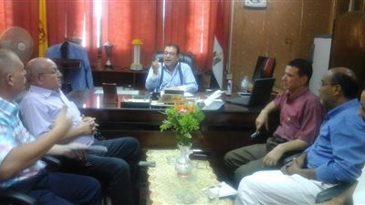 رئيس مدينة أشمون الجديد يعقد اجتماعا بنواب ومساعدي المجلس  