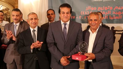بالصور.. عبد الغفار يشهد حفل تكريم وتوزيع جوائز الدورة الرياضية للجامعات والمعاهد العليا المصرية للعام الجامعي 2016/2017