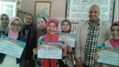 تكريم أوائل الشهادة الإعدادية بمدرسة 