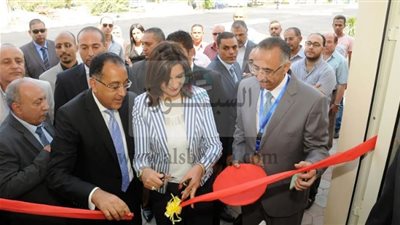 وزيرا الإسكان والهجرة يفتتحان مجمع خدمات المصريين العاملين بالخارج بالقاهرة الجديدة