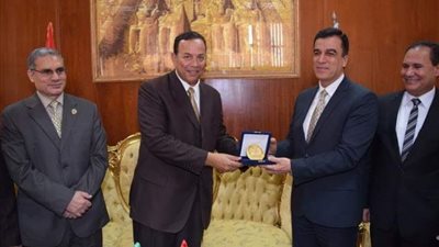 تفعيل بروتوكول التعاون بين جامعة المنوفية والهيئة العامة لمحو الأمية وتكريم المتميزين