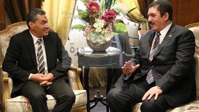 رئيس جامعه بني سويف يهنئ اللواء جرير مصطفي  لتقلده منصب مدير أمن بنى سويف