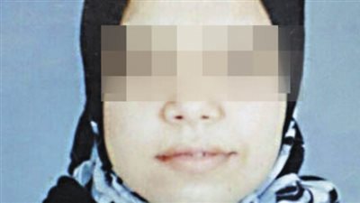 ربة منزل تستضيف عشيقها بالحجرة المجاورة اثناء نوم زوجها