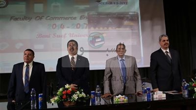 رئيس جامعة بني سويف يشهد حفل تخرج الدفعة رقم (14) لكلية التجارة شعبة اللغة الانجليزية