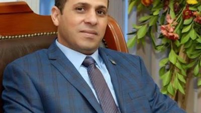 رئيس جامعة دمنهور يشهد حفل تخرج دفعة جديدة من كلية تجارة شعبة إنجليزى