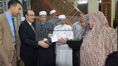محافظ بني سويف يسلم مساعدات زواج  لـ 36  فتاة من الأيتام بمناسبة عيد الأضحى  
