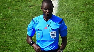 الاتحاد الإفريقي يعين باكاري جاساما حكما لمباراة مصر والكونغو