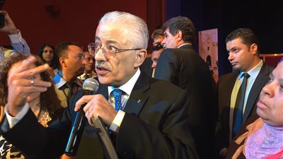 طارق شوقى يتبرأ من وصف المعلمين بـ 