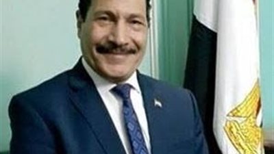 فتحي الشرقاوي يدرب طلاب برلمان الجامعة