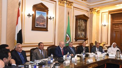 مجلس عمداء جامعة القاهرة يبحث الترتيبات النهائية لبدء العام الجديد 2017/2018