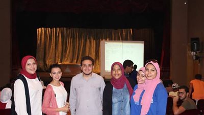 برلمان شباب عين شمس يواصل جلساته التدريبيه للطلاب الجدد