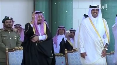 بالفيديو.. أحد أفراد الأسرة القطرية يعلن الأنقلاب علي 