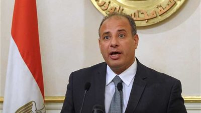 محافظ الإسكندرية يطيح بـ 4 من مديرى المدارس لتقصيرهم فى العمل.. وتكليفات جديدة للإدارات التعليمية