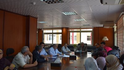 توقيع عقود المشاريع البحثية التنافسية بجامعة مدينة السادات