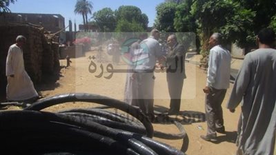 الحويحى يتابع تغيير اسلاك الضغط العالى بكابلات أرضية بالشيخ أحود جنوب الأقصر