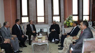 رئيس جامعة بني سويف في استقبال وزير الأوقاف بحضور محافظ بني سويف 