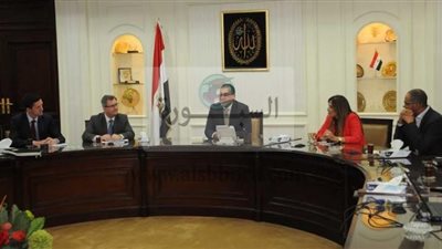 وزير الإسكان يعرض الفرص الاستثمارية بالعاصمة الإدارية والعلمين الجديدة على الوفد التجاري البريطاني
