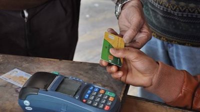 وزارة التموين تفجر مفاجأة سارة لاصحاب البطاقات التموينية