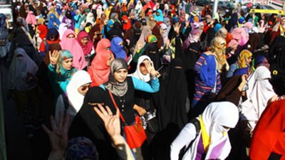 اجتماع عاجل بأولياء أمور طالبات جنوب الوادي بسبب 