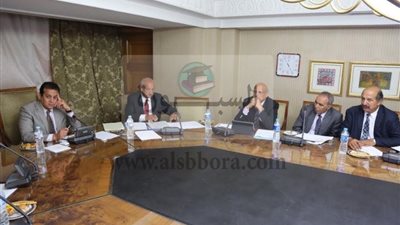 عبدالغفار يؤكد على ضرورة الاهتمام بالأنشطة الطلابية داخل الجامعات