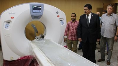 رئيس جامعة بني سويف يوجه بتطوير العمل بالمستشفى الجامعي