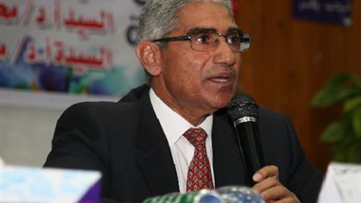 رئيس جامعة جنوب الوادي يشهد حفل استقبال الطلاب الجدد بكلية الآداب