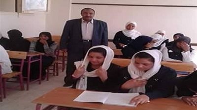 مدير تعليم إسنا يتفقد مدارس قرية الشغب جنوب الأقصر