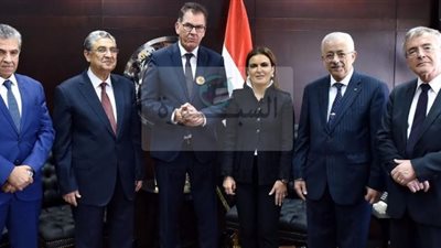 شوقى يشهد توقيع 3 اتفاقيات لدعم برنامج الحكومة