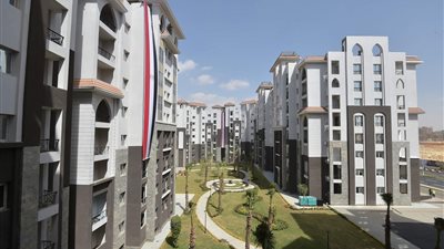  وزير الإسكان فى الاحتفال بوضع حجر أساس العاصمة الإدارية الجديدة: بدأنا التنفيذ فى مايو 2016.. .والآن الحلم أصبح واقعا ملموسا العاصمة الإدارية 170 ألف فدان ومن المقرر أن تستوعب 6.5 مليون نسمة