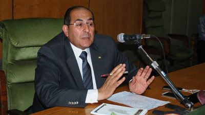 لماذا أصدر محافظ سوهاج قرار تعيين مدير ادارة سوهاج دون الرجوع للتربية والتعليم؟