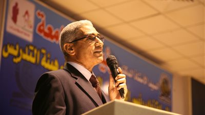  رئيس جامعة جنوب الوادي يشهد حفل تدشين أسرة حورس