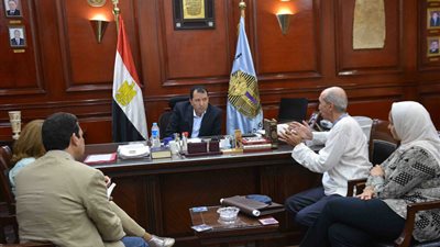 محافظ الأقصر يستقبل وفد اليونسكو لمناقشة بدء العمل فى مشروع إعادة تأهيل قرية حسن فتحى
