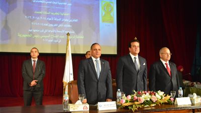 تهنئ أكاديمية البحث العلمي والتكنولوجيا الفائزين بجوائز الدولة