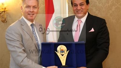 وزير التعليم العالي  يبحث سبل التعاون بين مصر وكندا في المجالات التعليمية والبحثية 