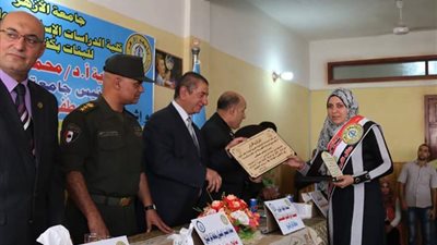 محافظ كفرالشيخ يشهد إحتفال كلية الدراسات الاسلامية بتكريم أوائل الطالبات 