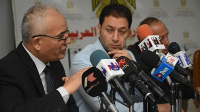 رئيس قطاع التعليم العام يعلن درجات الأنشطة والامتحانات التحريرية بالصفوف الدراسية المختلفة